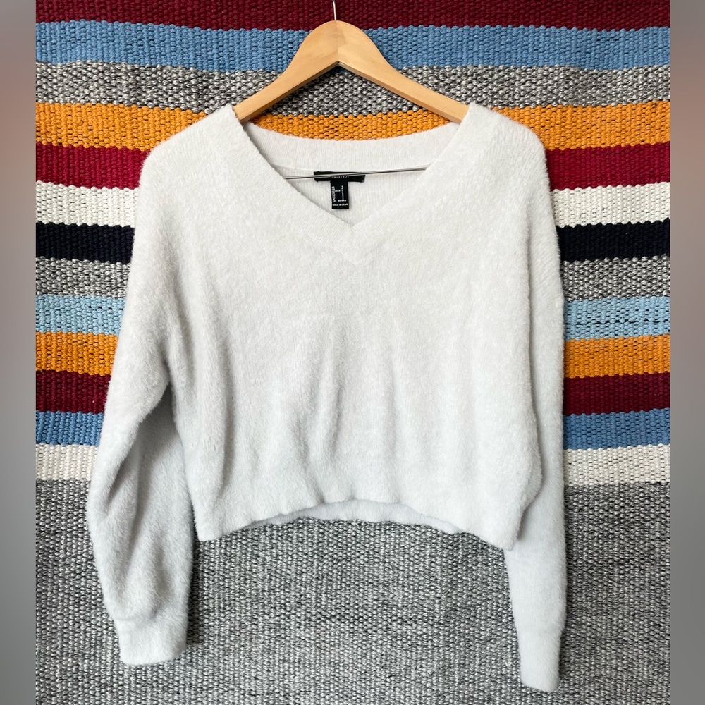 Forever 21 White Fuzzy V-Neck Crop Sweater